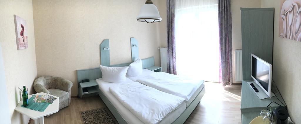 Kastanienhof Hotel Garni Zinnowitz Buitenkant foto