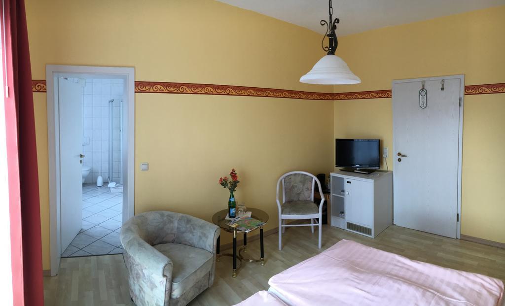Kastanienhof Hotel Garni Zinnowitz Buitenkant foto